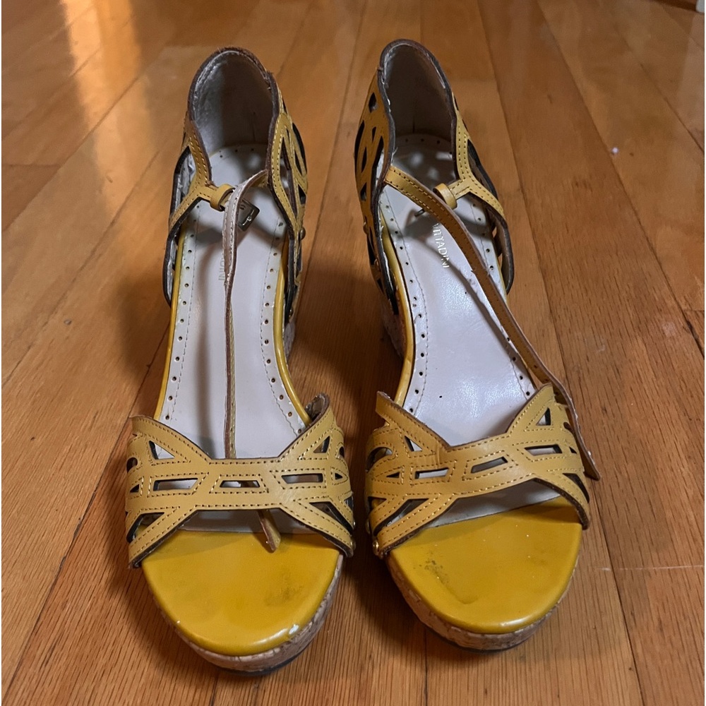 Cute yellow wedges